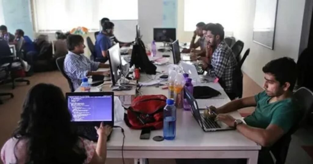 Growth of software engineering jobs in Pakistan in 2026 showing rising IT industry demand and remote work opportunities